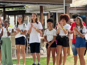 Village Itaparica promove ação de sustentabilidade com os jovens de Vera Cruz