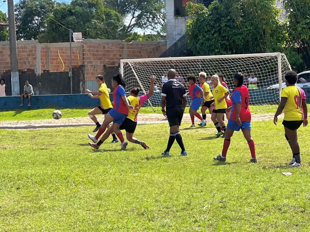 União da Ilha segue invicto na copa vencendo de 3 x 0 do time Amoreiras e a torcida vibra no campo da Misericórdia, em Itaparica