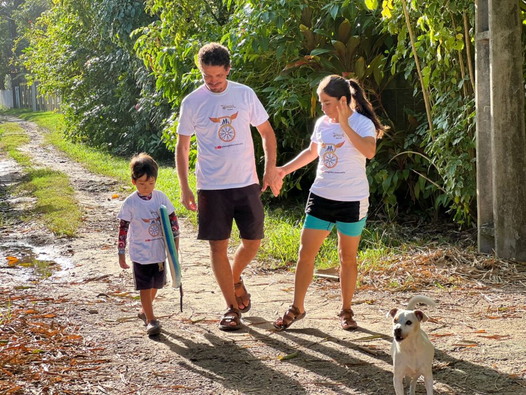 Família colombiana cruza o Brasil de bicicleta e compartilha experiência transformadora