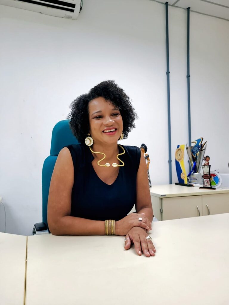Cássia Maciel é homenageada em prêmio que destaca mulheres negras na luta por justiça social