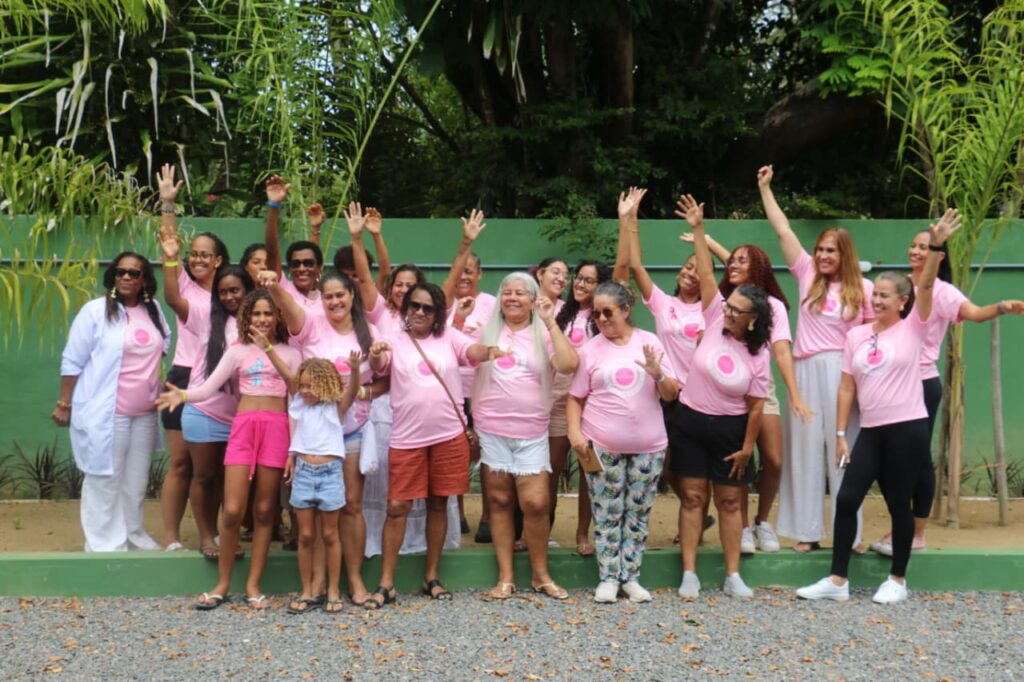 Encontro no Village Itaparica promove prevenção ao câncer de mama e práticas sustentáveis em celebração ao Outubro Rosa