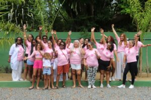 Encontro no Village Itaparica promove prevenção ao câncer de mama e práticas sustentáveis em celebração ao Outubro Rosa