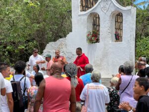 Entre o rio e a fé, a festa centenária de São Simão em Tairu