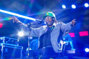 Edson Gomes transforma o Festival Virada Salvador em um manifesto vivo do reggae brasileiro