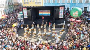 Largo do Pelourinho lotado marca último ensaio do Olodum antes do Carnaval 2026