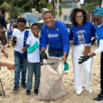 Projeto Mares mobiliza estudantes em limpeza de praia no Dia Mundial dos Oceanos
